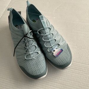 Skechers Memory Form Sneakers